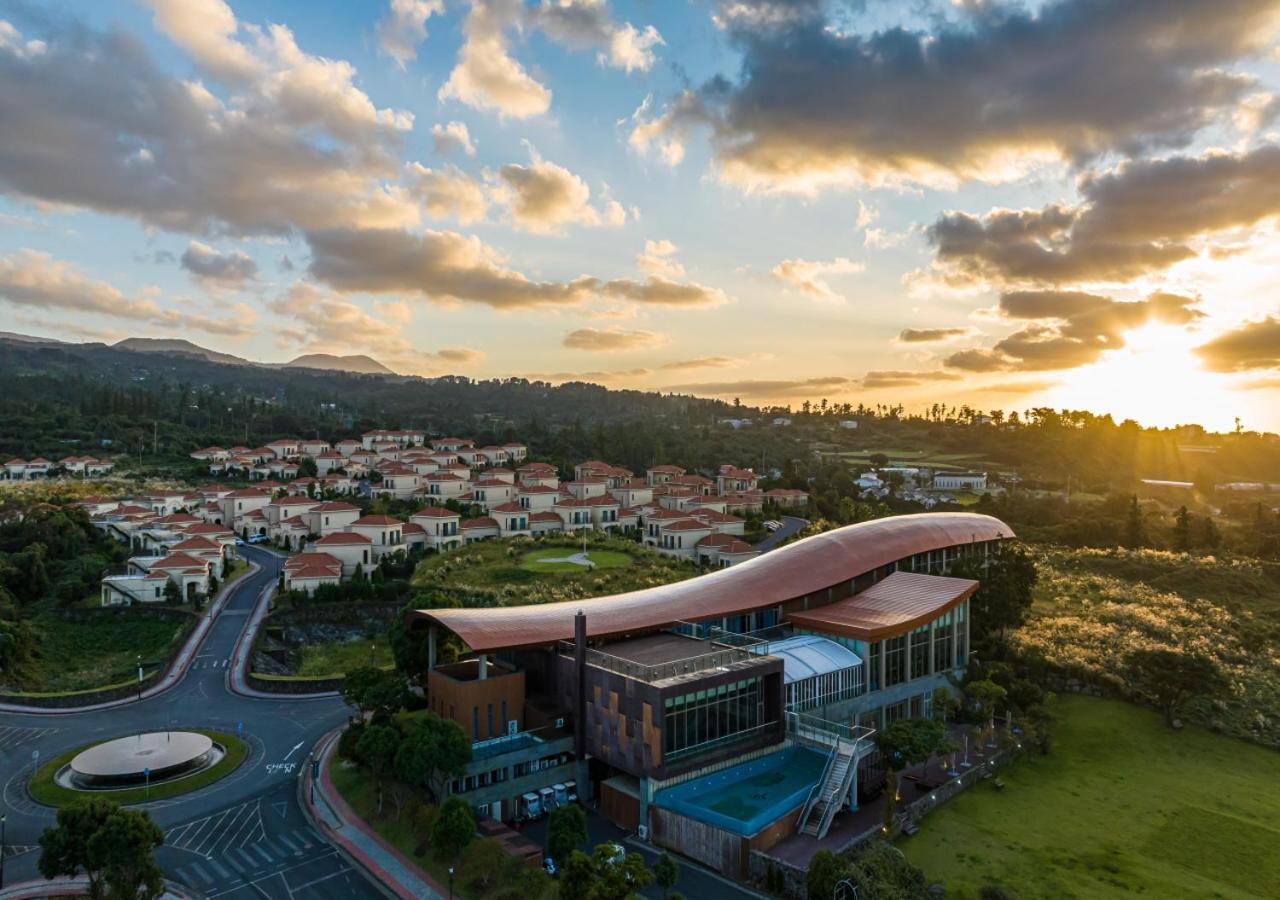 Camphortree Hotel And Resort Jeju Exterior foto